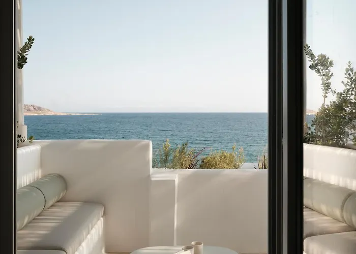 فندق Akria Seaside *