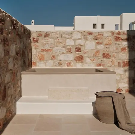 Akria Seaside Naousa (Paros)