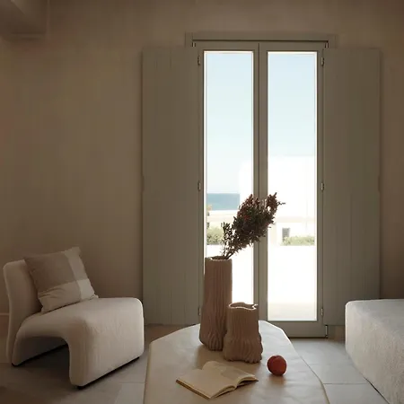 Hotel Akria Seaside Naousa (Paros)