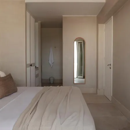 Hotel Akria Seaside Naousa (Paros)